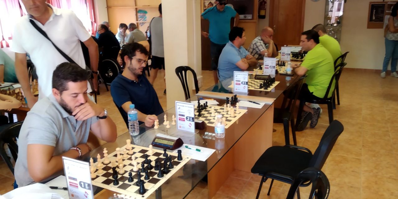 PRIMERA JORNADA DE LA LIGA ANDALUZA DE AJEDREZ. SUMINISTROS CÁRDENAS – COÍN VS CHATURANGA ARRIATE