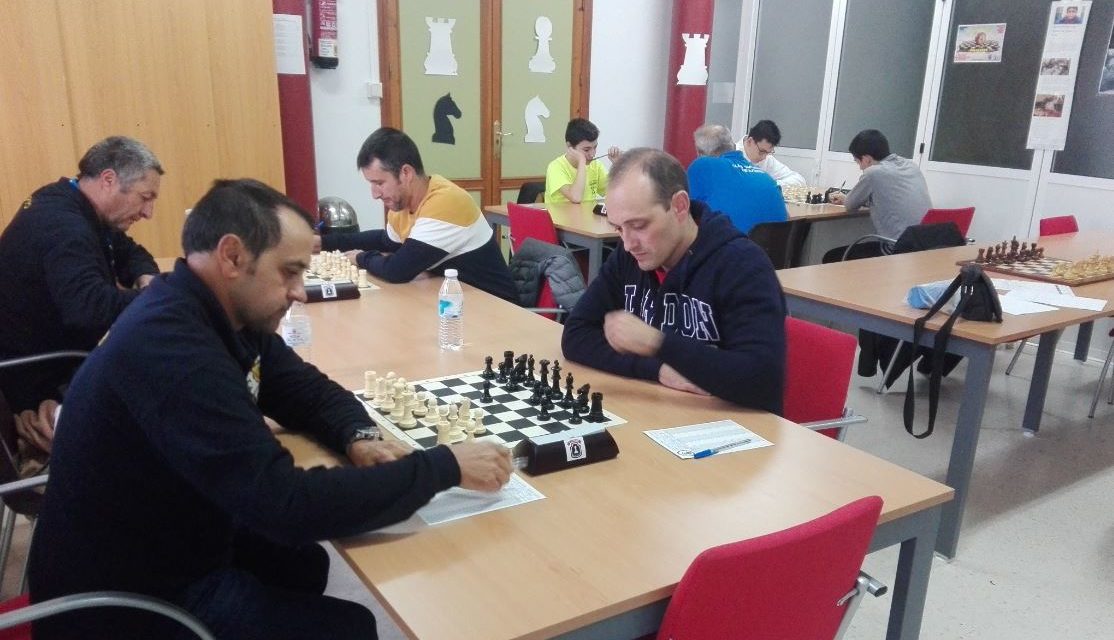 Sexta jornada de la Liga Provincial de Ajedrez. Tebeño Karpov vs Chaturanguita Arriate.