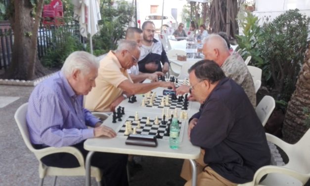 DÓNDE JUGAR AL AJEDREZ. BAR MANHATTAN DE MÁLAGA